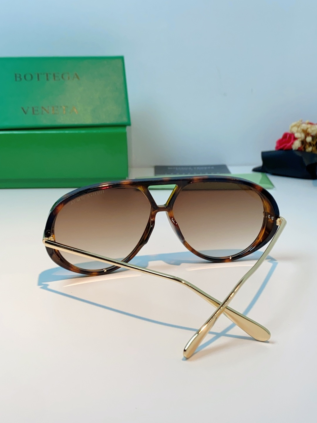 BottegaVeneta宝缇嘉 ,2026新款飞行员式太阳眼镜蛤蟆板材金属瘦脸大框防紫外线墨镜