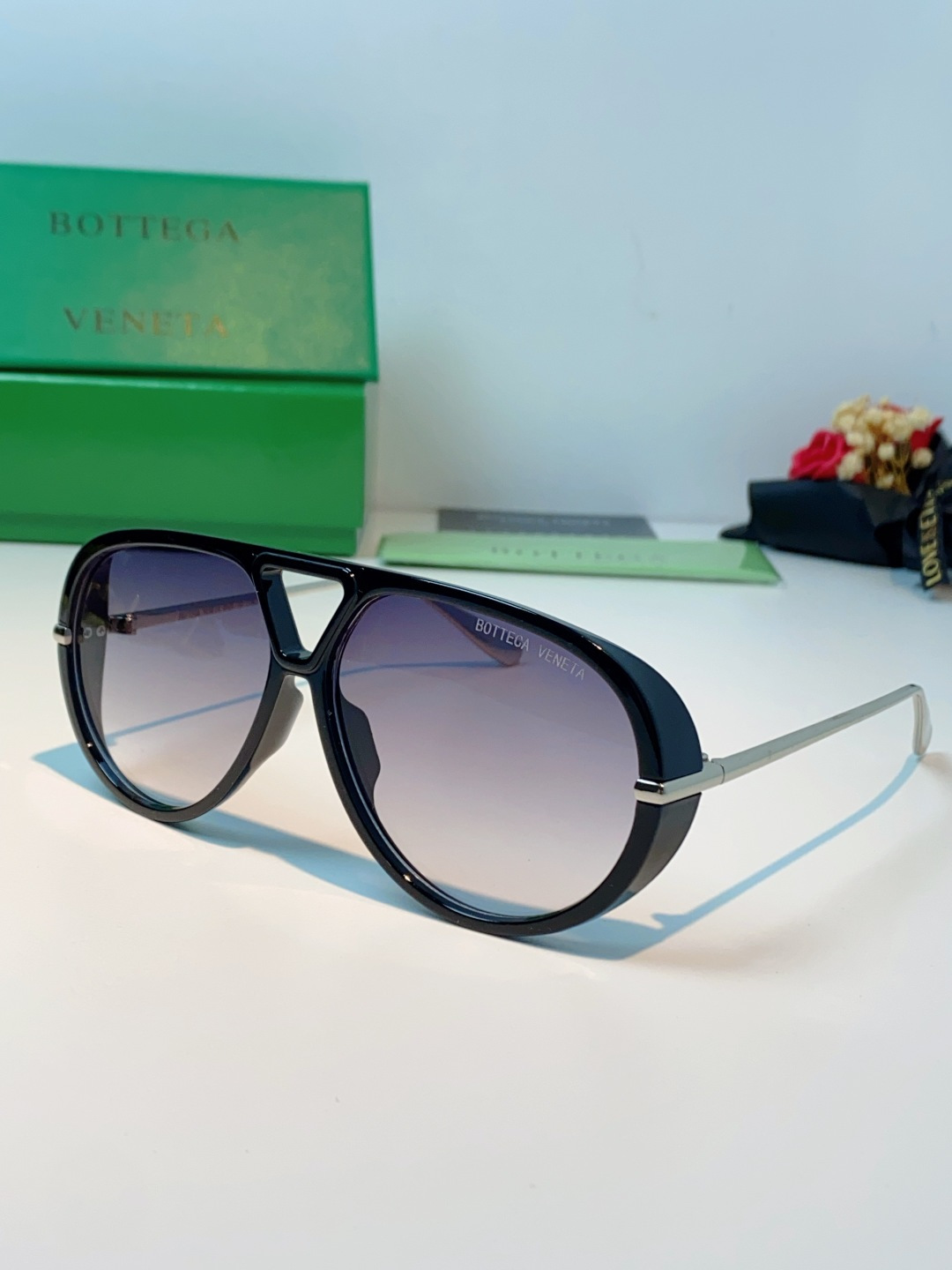BottegaVeneta宝缇嘉 ,2026新款飞行员式太阳眼镜蛤蟆板材金属瘦脸大框防紫外线墨镜