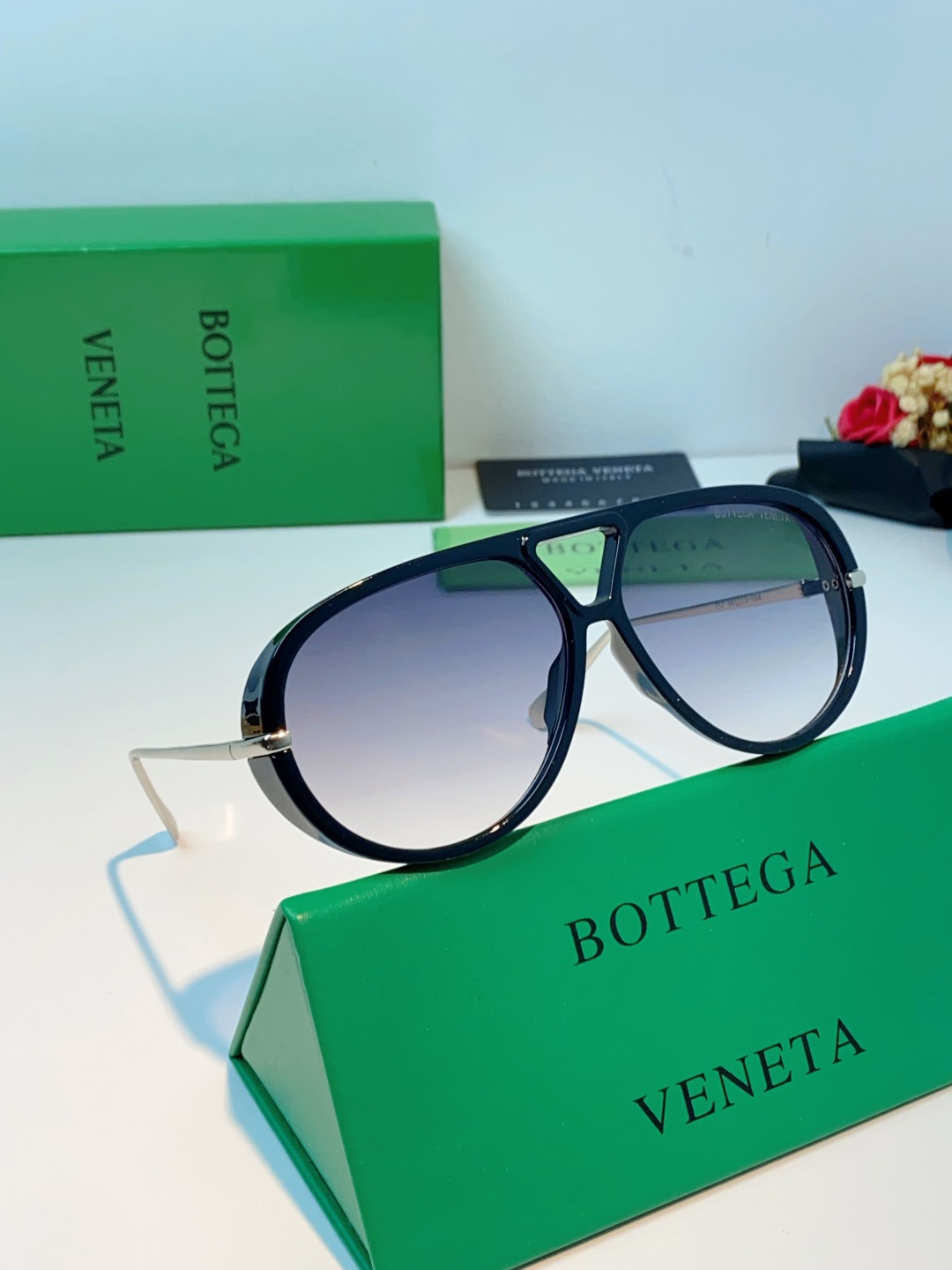BottegaVeneta宝缇嘉 ,2026新款飞行员式太阳眼镜蛤蟆板材金属瘦脸大框防紫外线墨镜