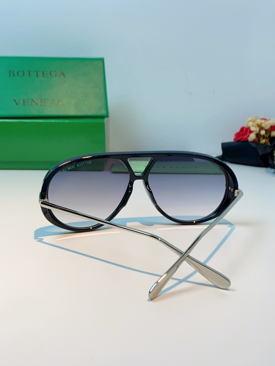 BottegaVeneta宝缇嘉 ,2026新款飞行员式太阳眼镜蛤蟆板材金属瘦脸大框防紫外线墨镜