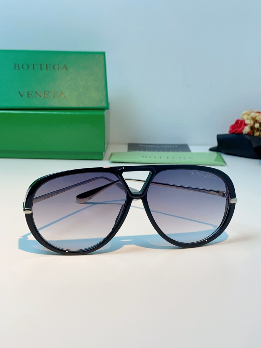 BottegaVeneta宝缇嘉 ,2026新款飞行员式太阳眼镜蛤蟆板材金属瘦脸大框防紫外线墨镜
