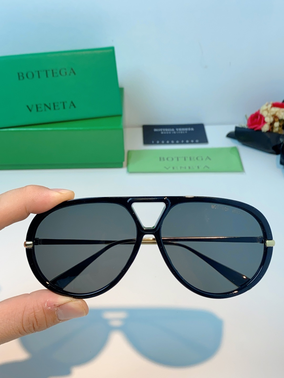 BottegaVeneta宝缇嘉 ,2026新款飞行员式太阳眼镜蛤蟆板材金属瘦脸大框防紫外线墨镜