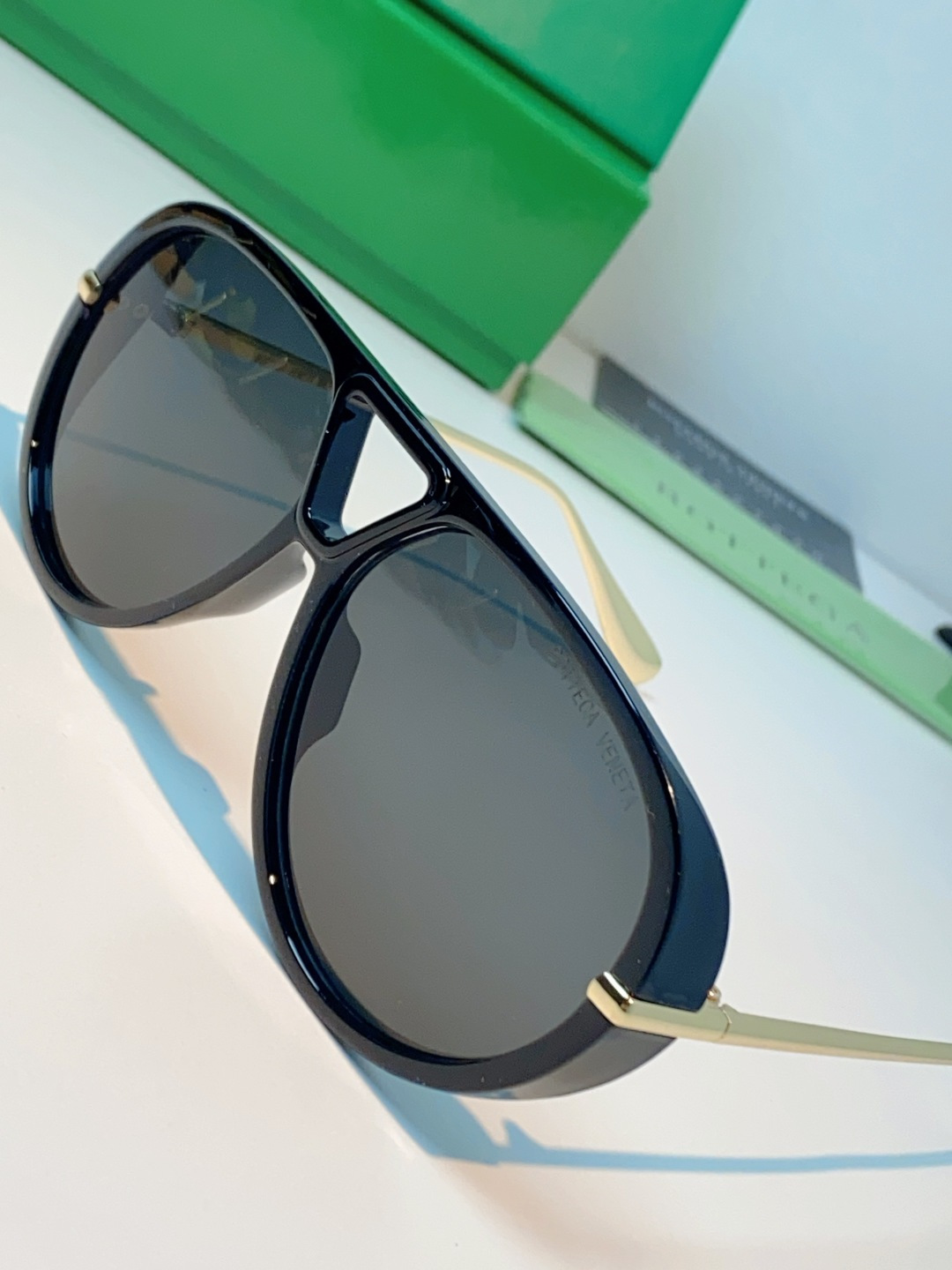 BottegaVeneta宝缇嘉 ,2026新款飞行员式太阳眼镜蛤蟆板材金属瘦脸大框防紫外线墨镜