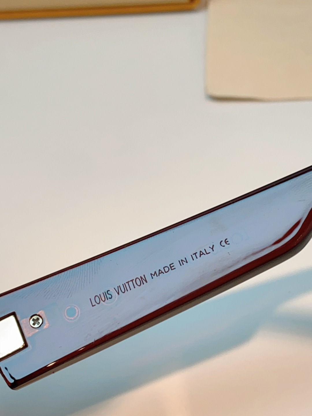 LouisVuitton路易威登 2026新款墨镜女时尚高级感欧美风百搭猫眼框太阳眼镜伦敦时装周女士墨镜