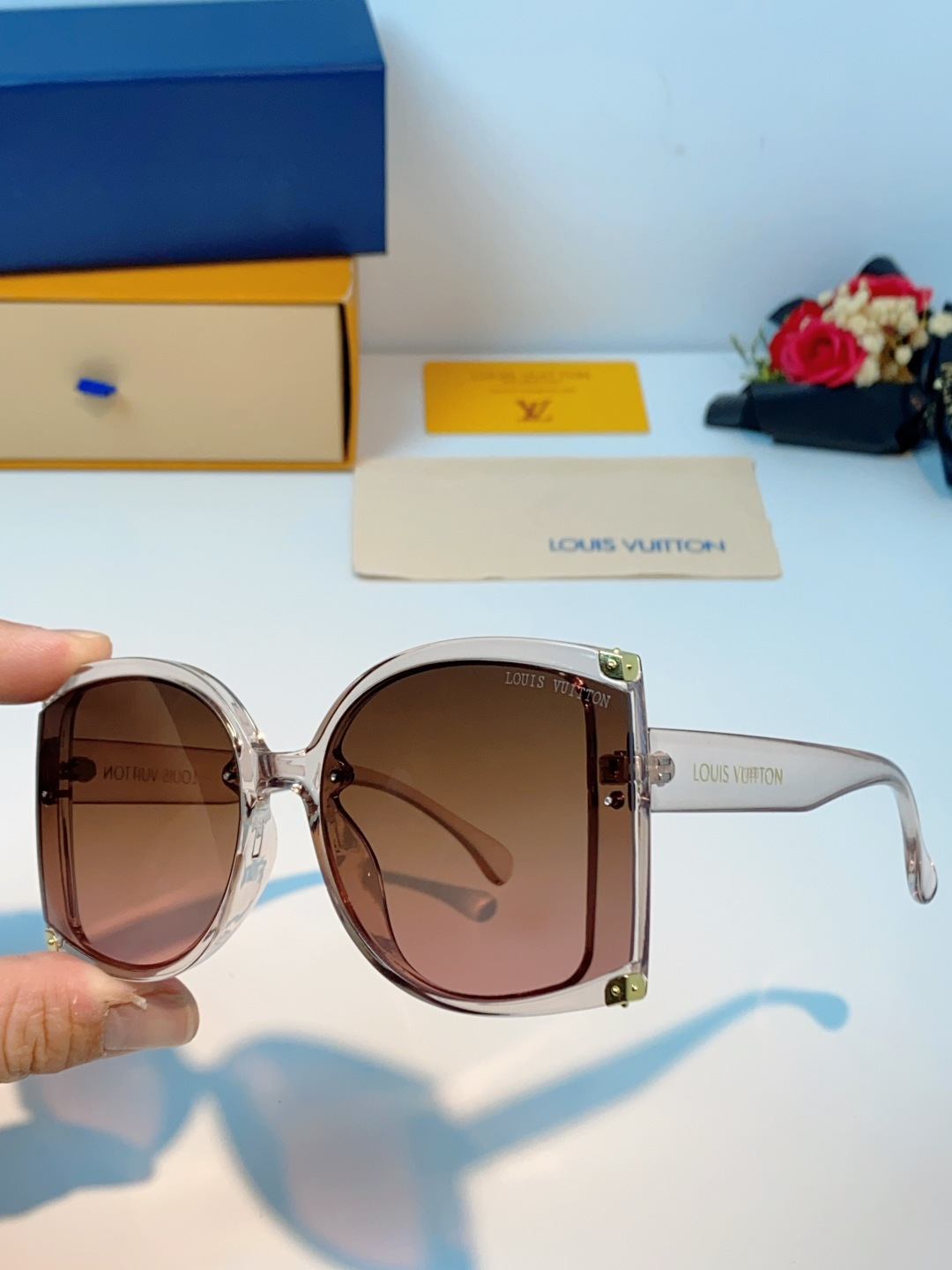 LouisVuitton路易威登 2026新款小红书同款超大框墨镜方形黑色太阳镜潮流复古高级时尚防紫外线