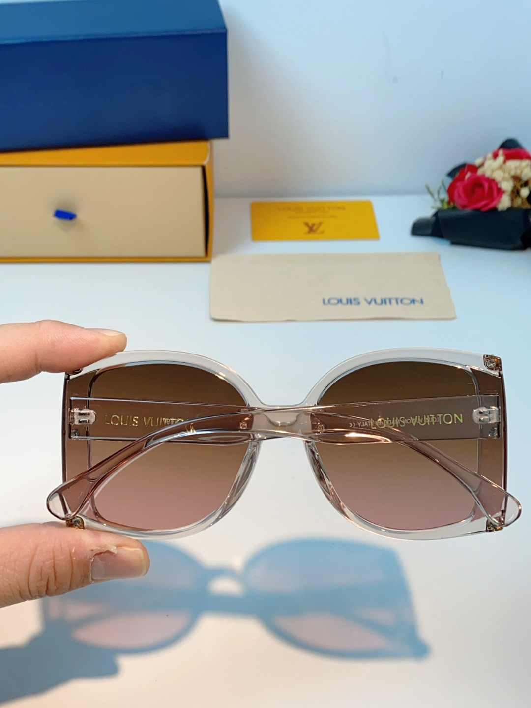 LouisVuitton路易威登 2026新款小红书同款超大框墨镜方形黑色太阳镜潮流复古高级时尚防紫外线