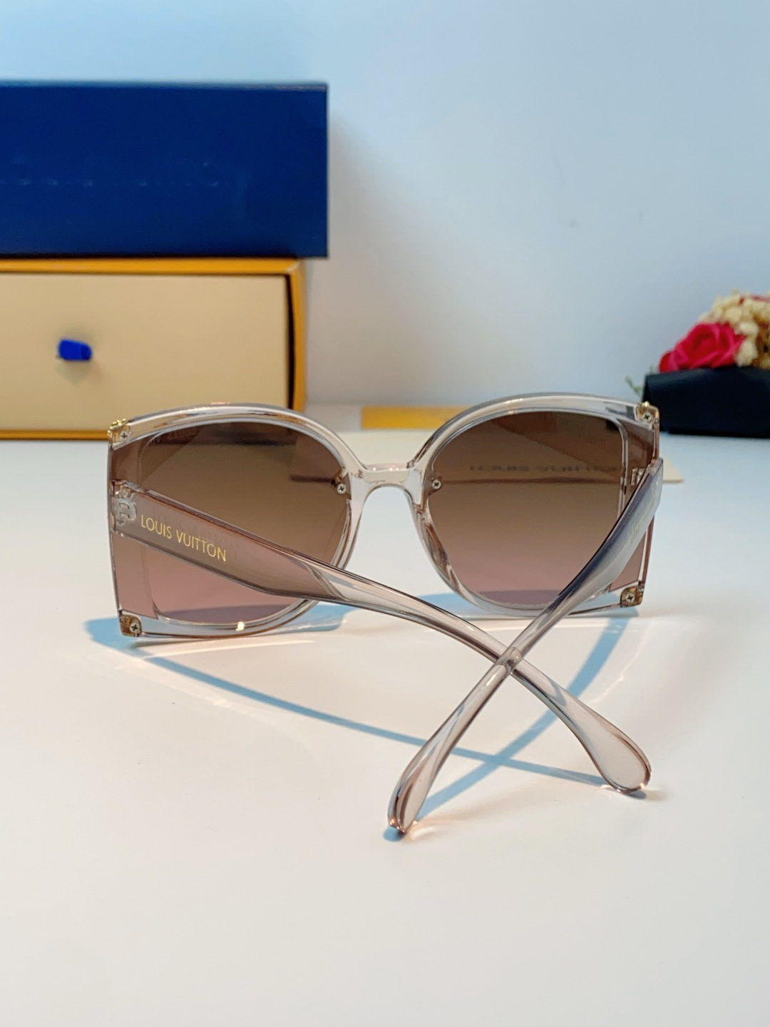 LouisVuitton路易威登 2026新款小红书同款超大框墨镜方形黑色太阳镜潮流复古高级时尚防紫外线