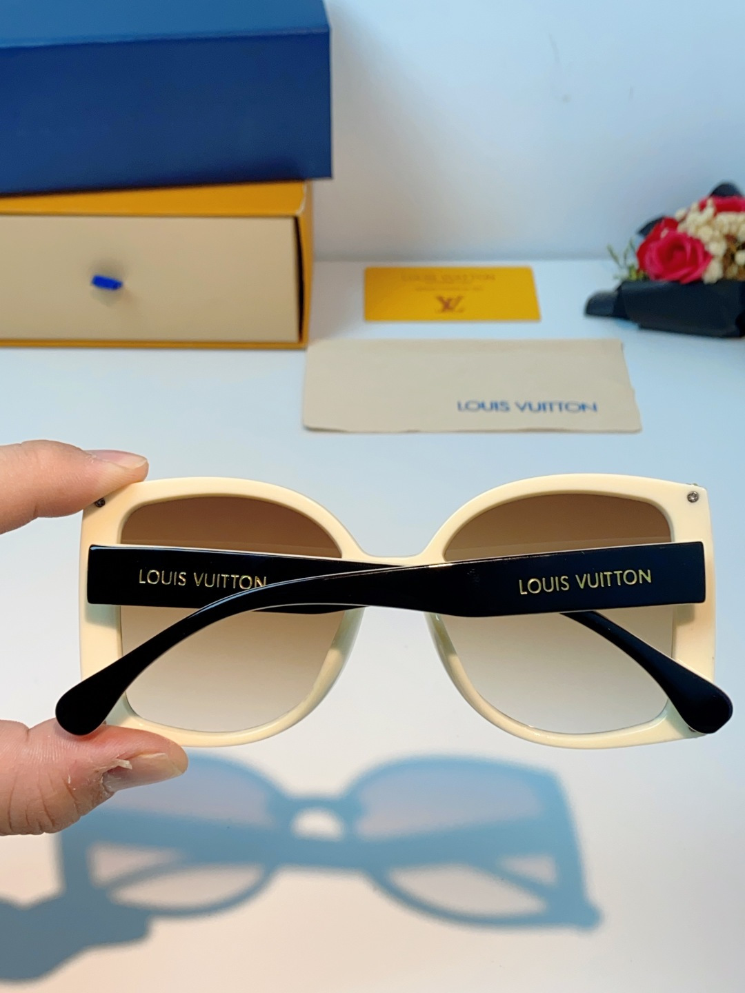 LouisVuitton路易威登 2026新款小红书同款超大框墨镜方形黑色太阳镜潮流复古高级时尚防紫外线