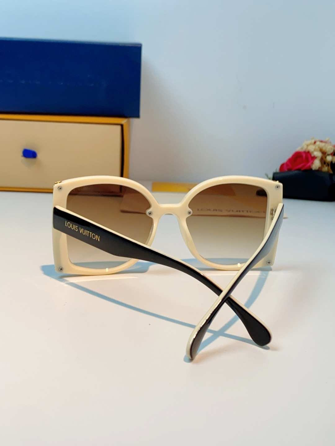 LouisVuitton路易威登 2026新款小红书同款超大框墨镜方形黑色太阳镜潮流复古高级时尚防紫外线