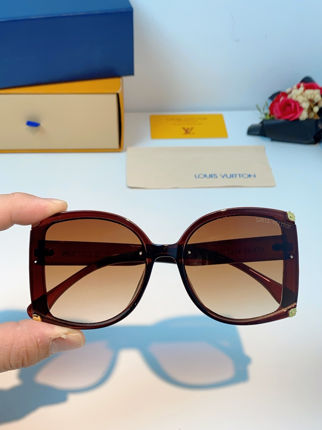 LouisVuitton路易威登 2026新款小红书同款超大框墨镜方形黑色太阳镜潮流复古高级时尚防紫外线