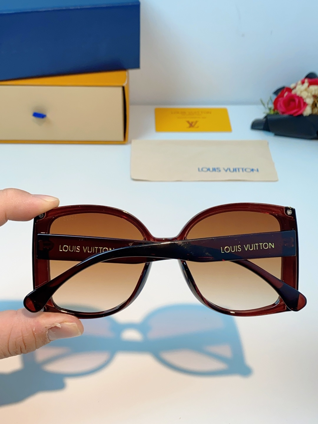 LouisVuitton路易威登 2026新款小红书同款超大框墨镜方形黑色太阳镜潮流复古高级时尚防紫外线