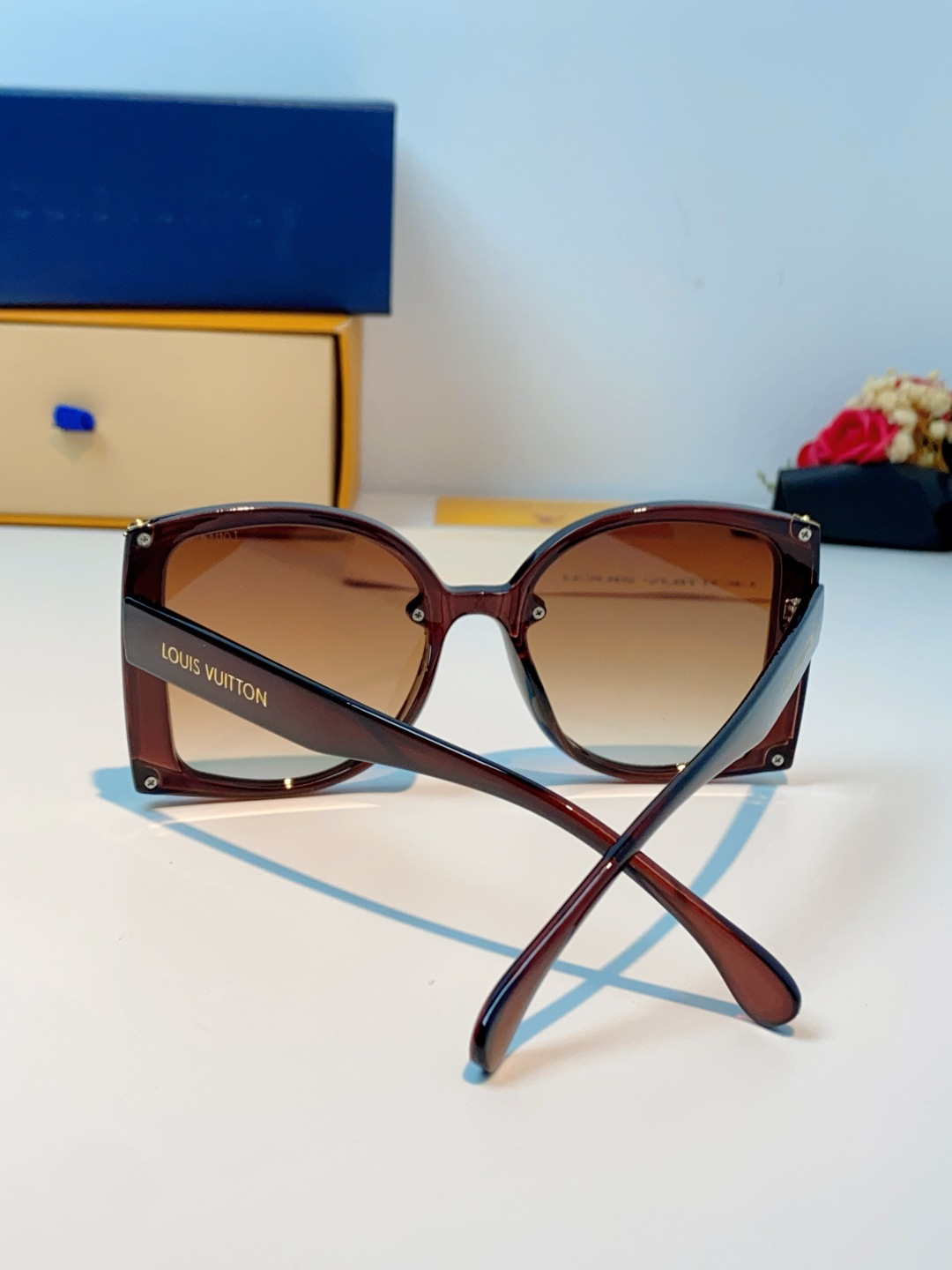 LouisVuitton路易威登 2026新款小红书同款超大框墨镜方形黑色太阳镜潮流复古高级时尚防紫外线