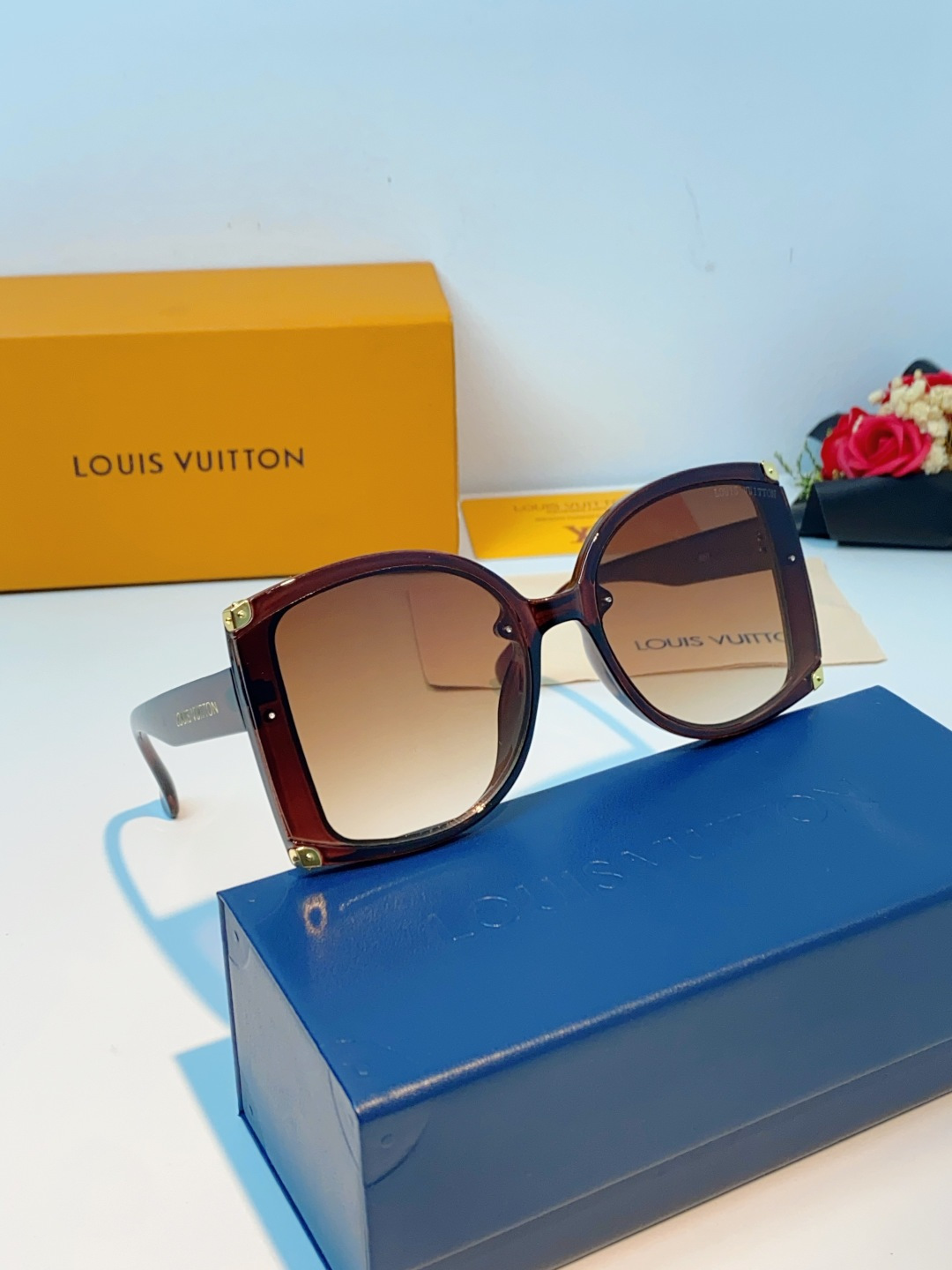 LouisVuitton路易威登 2026新款小红书同款超大框墨镜方形黑色太阳镜潮流复古高级时尚防紫外线