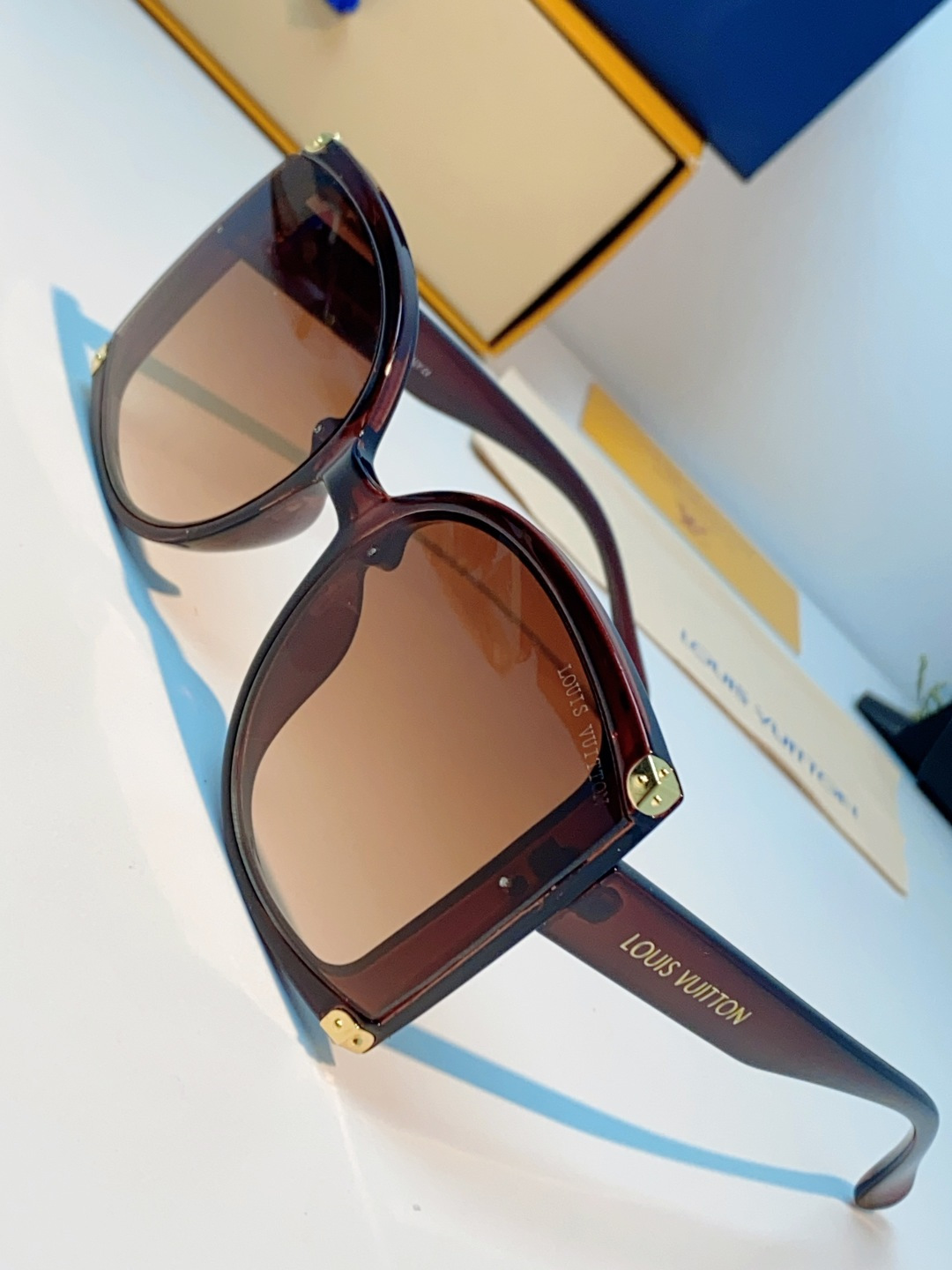 LouisVuitton路易威登 2026新款小红书同款超大框墨镜方形黑色太阳镜潮流复古高级时尚防紫外线