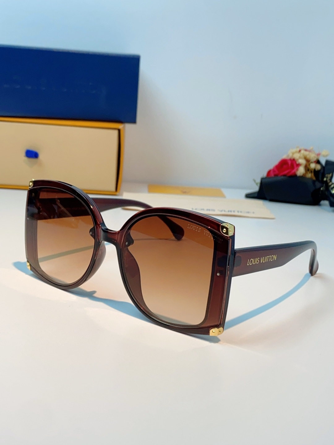 LouisVuitton路易威登 2026新款小红书同款超大框墨镜方形黑色太阳镜潮流复古高级时尚防紫外线