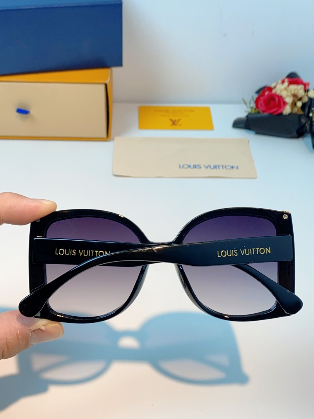 LouisVuitton路易威登 2026新款小红书同款超大框墨镜方形黑色太阳镜潮流复古高级时尚防紫外线