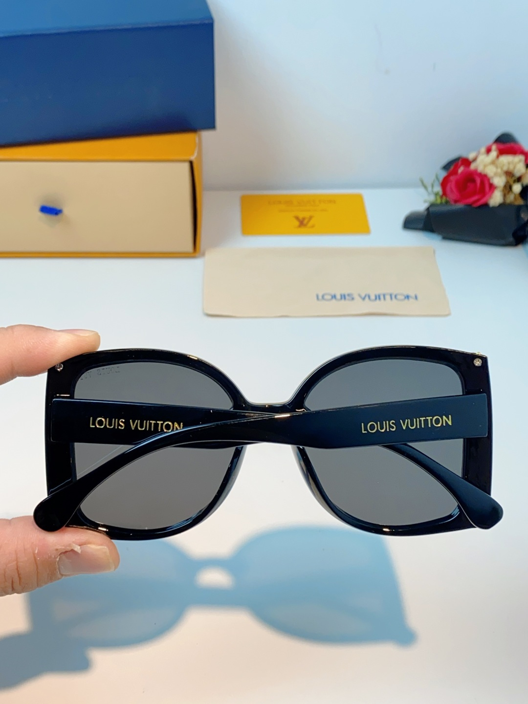 LouisVuitton路易威登 2026新款小红书同款超大框墨镜方形黑色太阳镜潮流复古高级时尚防紫外线
