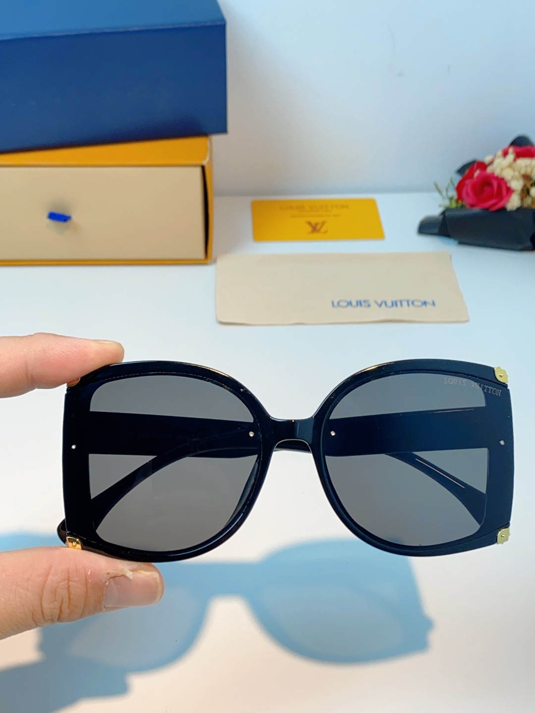 LouisVuitton路易威登 2026新款小红书同款超大框墨镜方形黑色太阳镜潮流复古高级时尚防紫外线