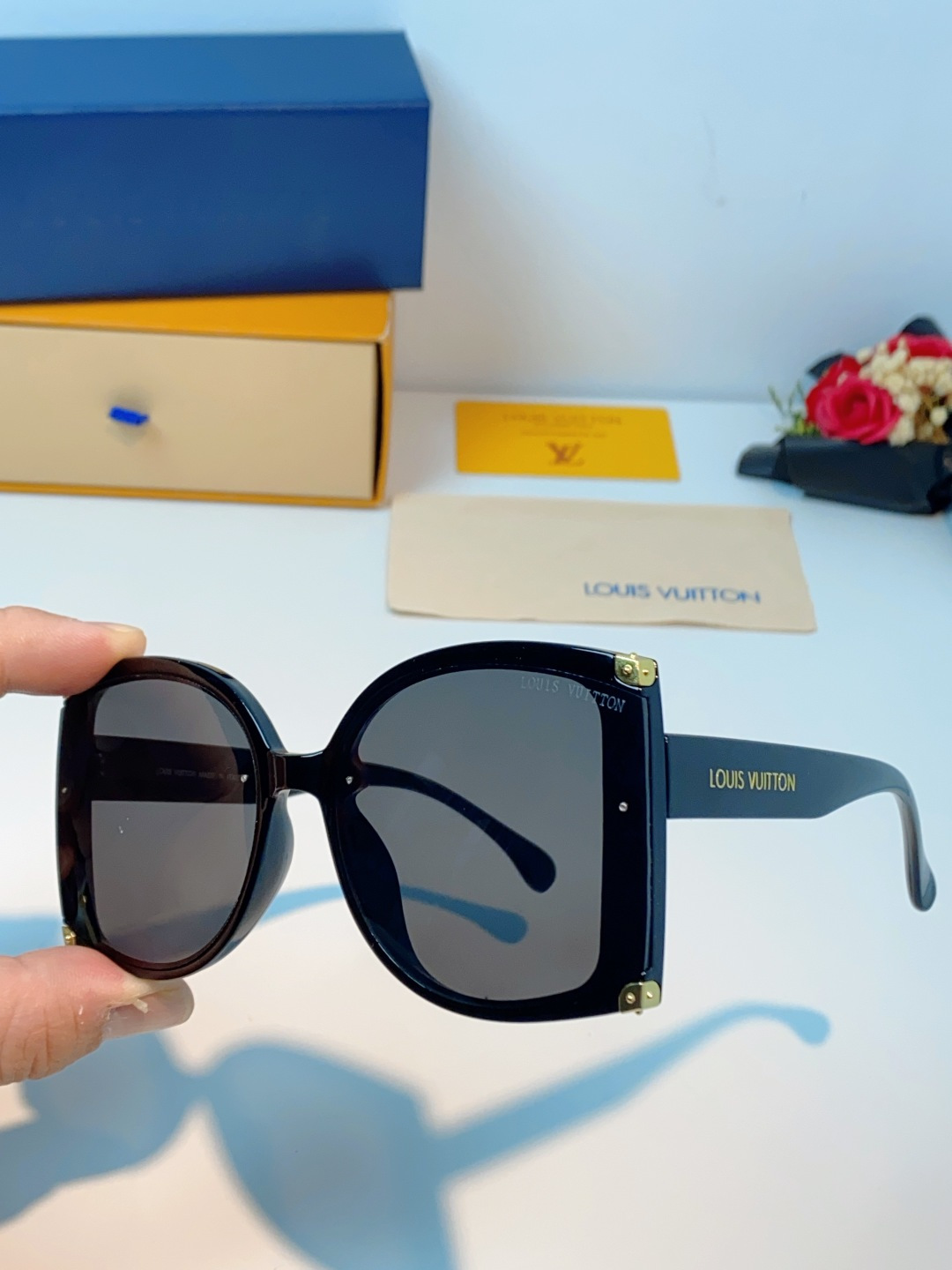 LouisVuitton路易威登 2026新款小红书同款超大框墨镜方形黑色太阳镜潮流复古高级时尚防紫外线