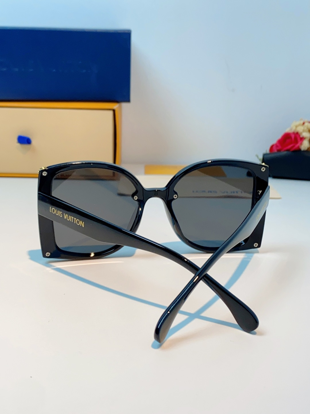 LouisVuitton路易威登 2026新款小红书同款超大框墨镜方形黑色太阳镜潮流复古高级时尚防紫外线