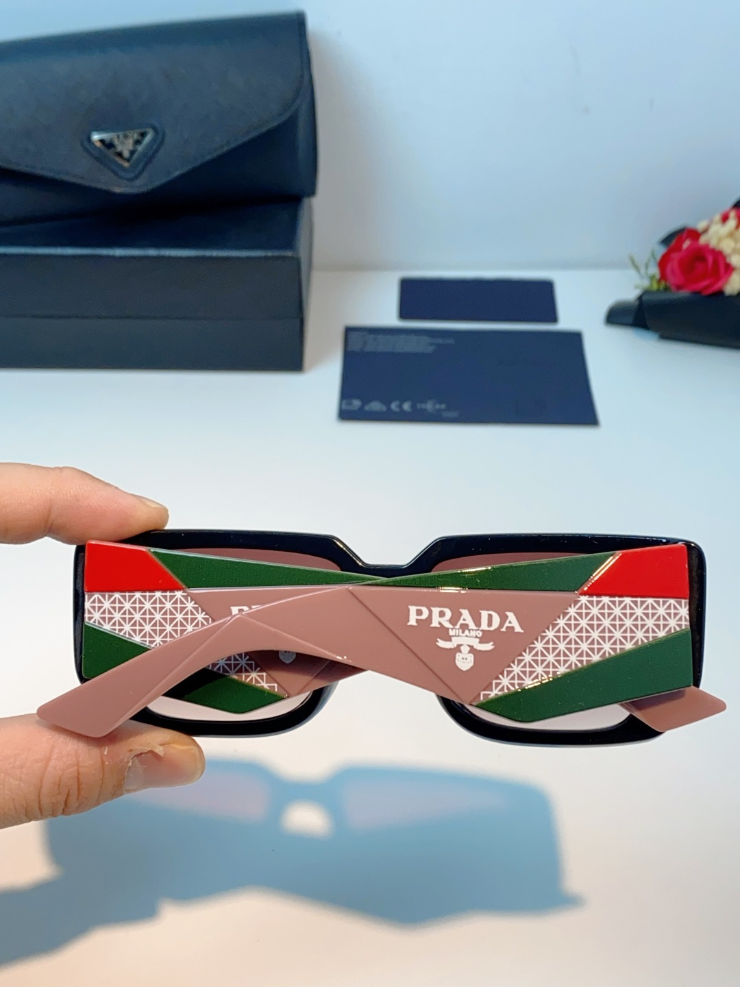 Prada普拉达 2026新款墨镜女款高级感小众设计感太阳眼镜男女款防紫外线 男女通用