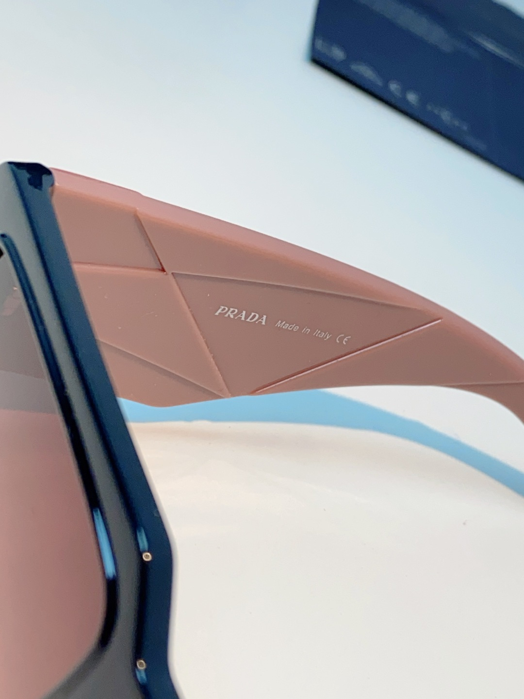 Prada普拉达 2026新款墨镜女款高级感小众设计感太阳眼镜男女款防紫外线 男女通用