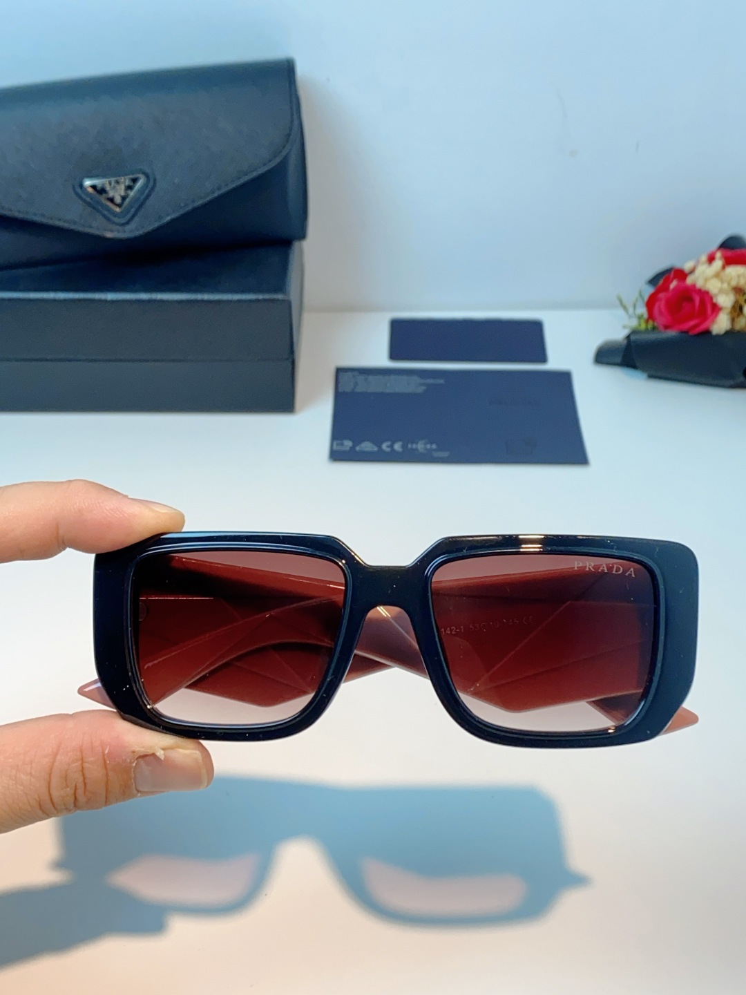 Prada普拉达 2026新款墨镜女款高级感小众设计感太阳眼镜男女款防紫外线 男女通用