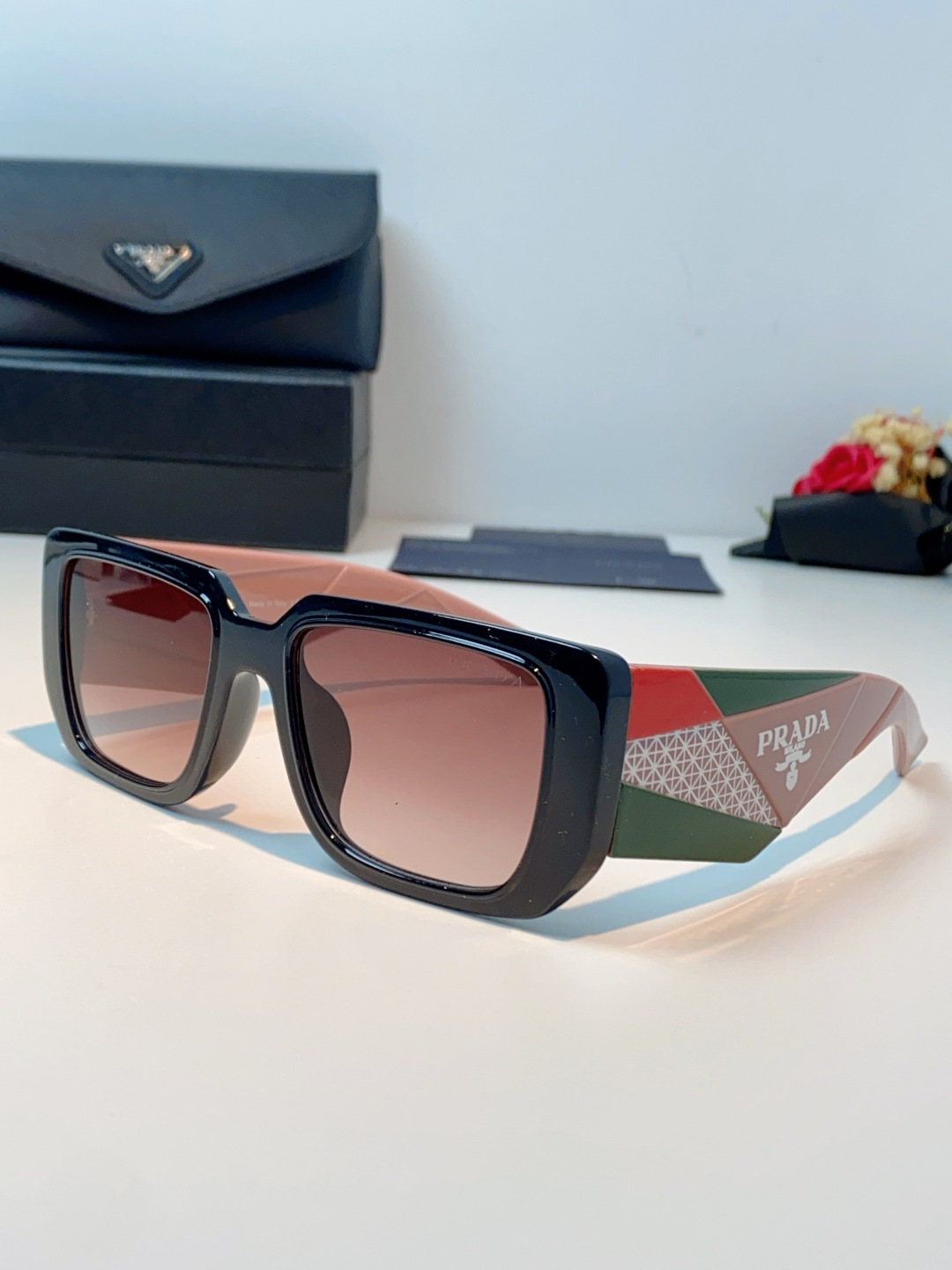Prada普拉达 2026新款墨镜女款高级感小众设计感太阳眼镜男女款防紫外线 男女通用