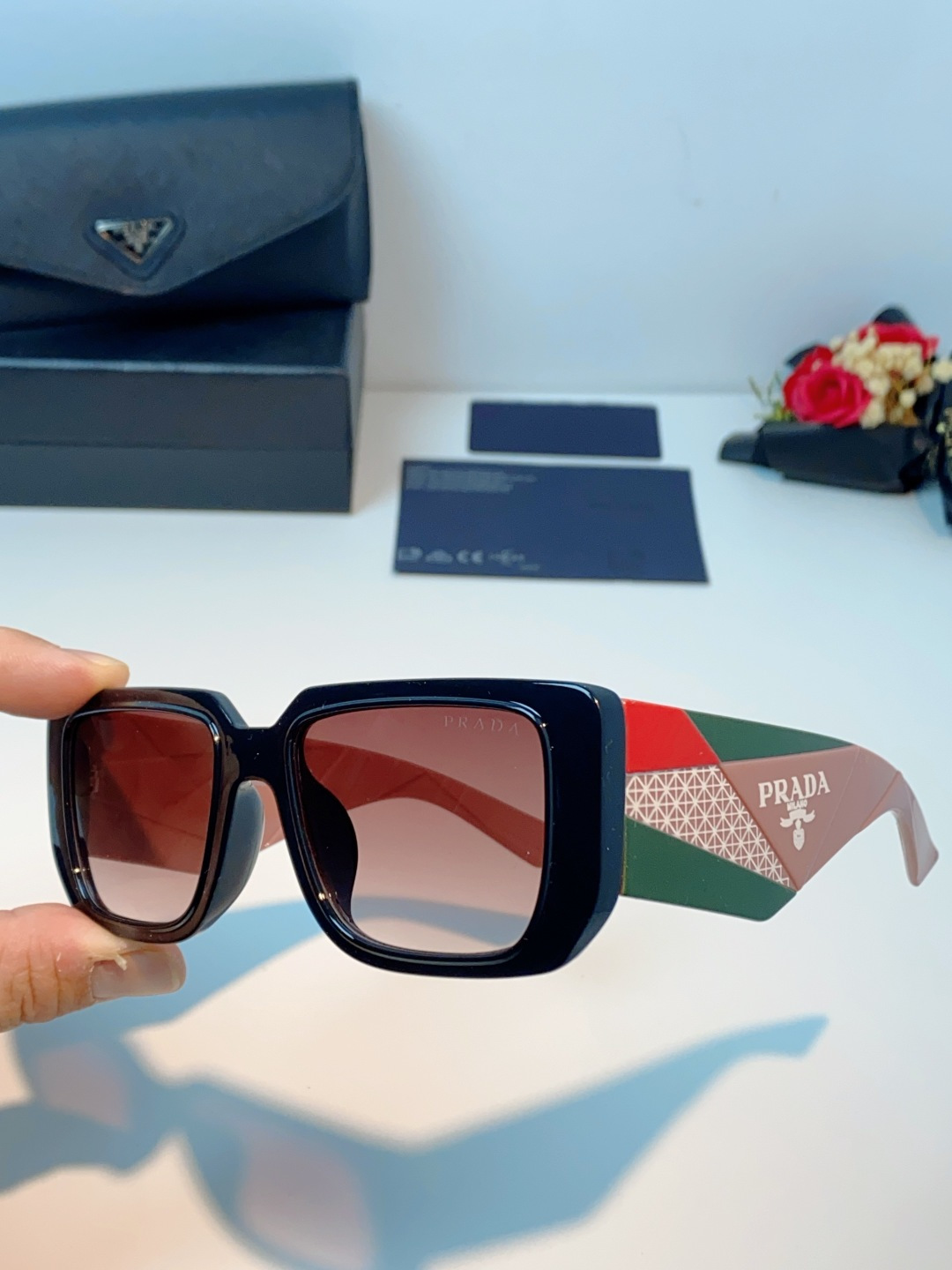 Prada普拉达 2026新款墨镜女款高级感小众设计感太阳眼镜男女款防紫外线 男女通用