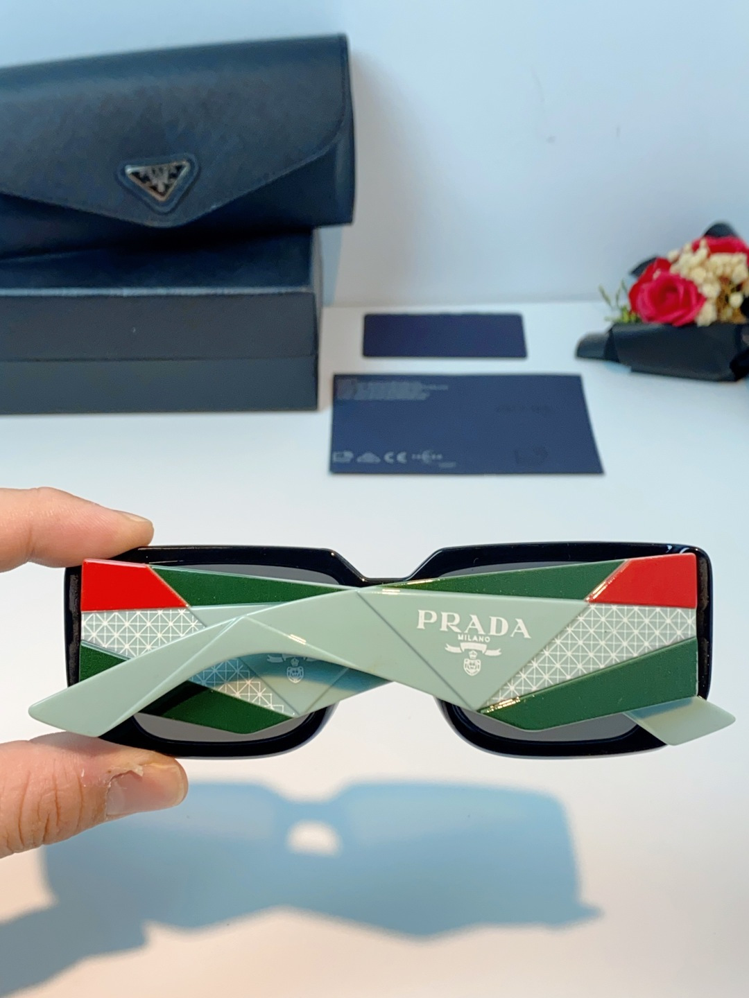 Prada普拉达 2026新款墨镜女款高级感小众设计感太阳眼镜男女款防紫外线 男女通用