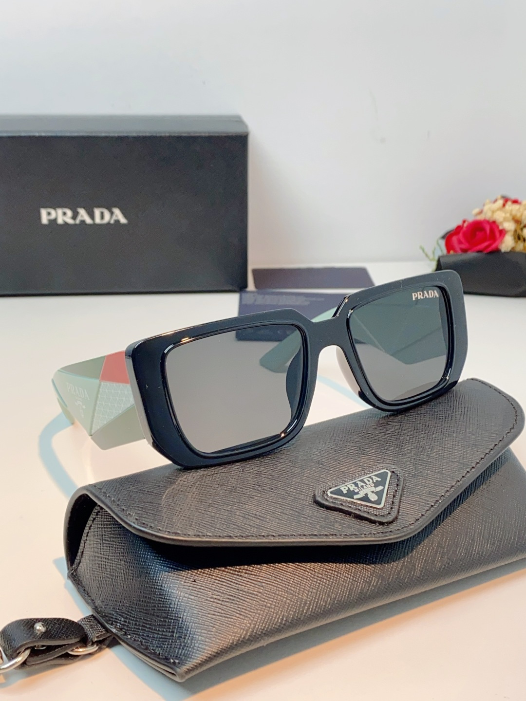 Prada普拉达 2026新款墨镜女款高级感小众设计感太阳眼镜男女款防紫外线 男女通用