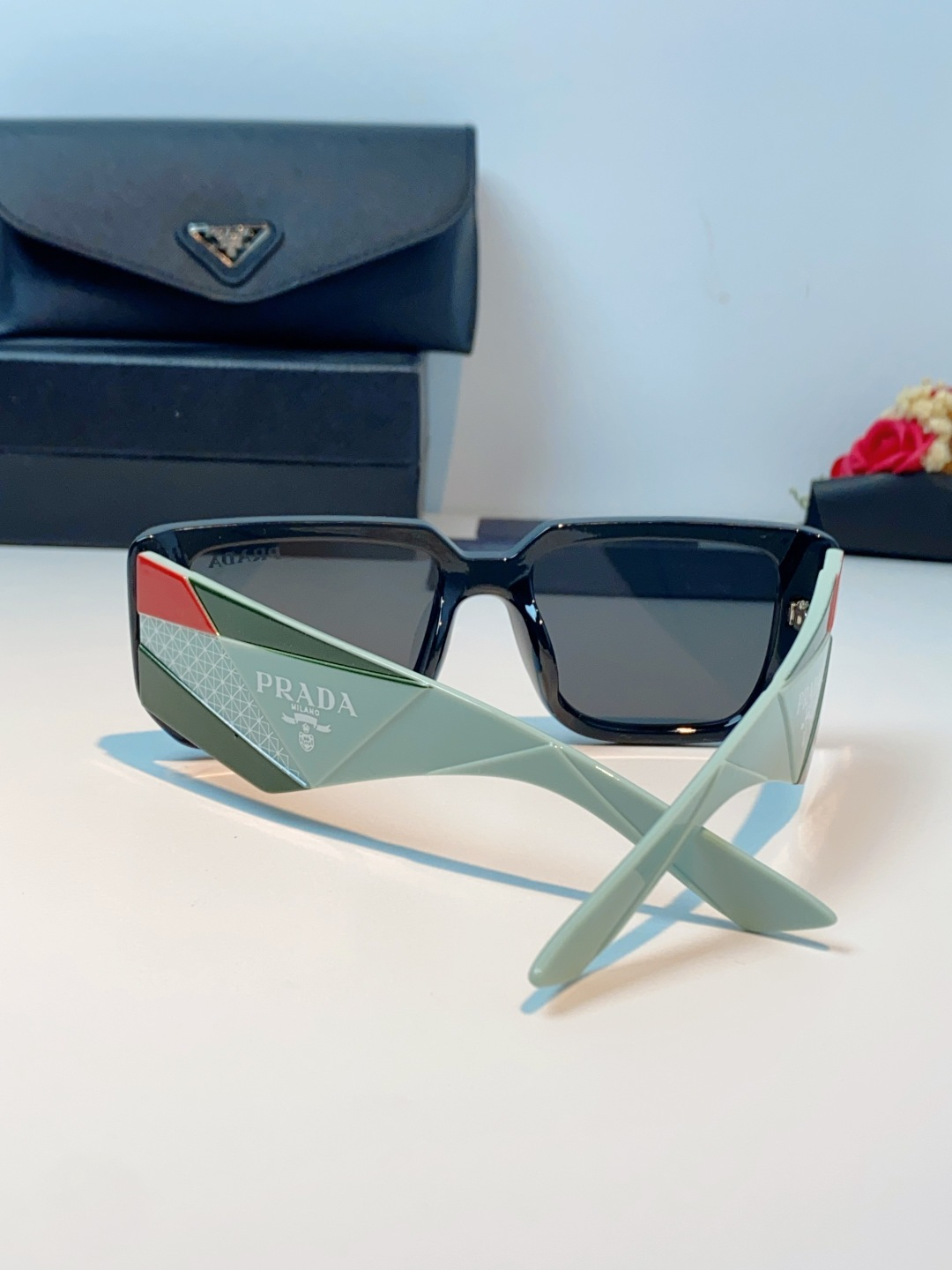 Prada普拉达 2026新款墨镜女款高级感小众设计感太阳眼镜男女款防紫外线 男女通用