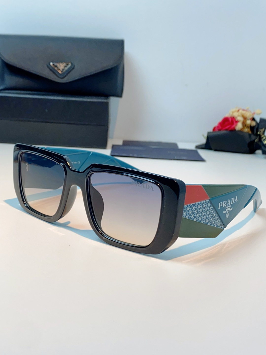 Prada普拉达 2026新款墨镜女款高级感小众设计感太阳眼镜男女款防紫外线 男女通用
