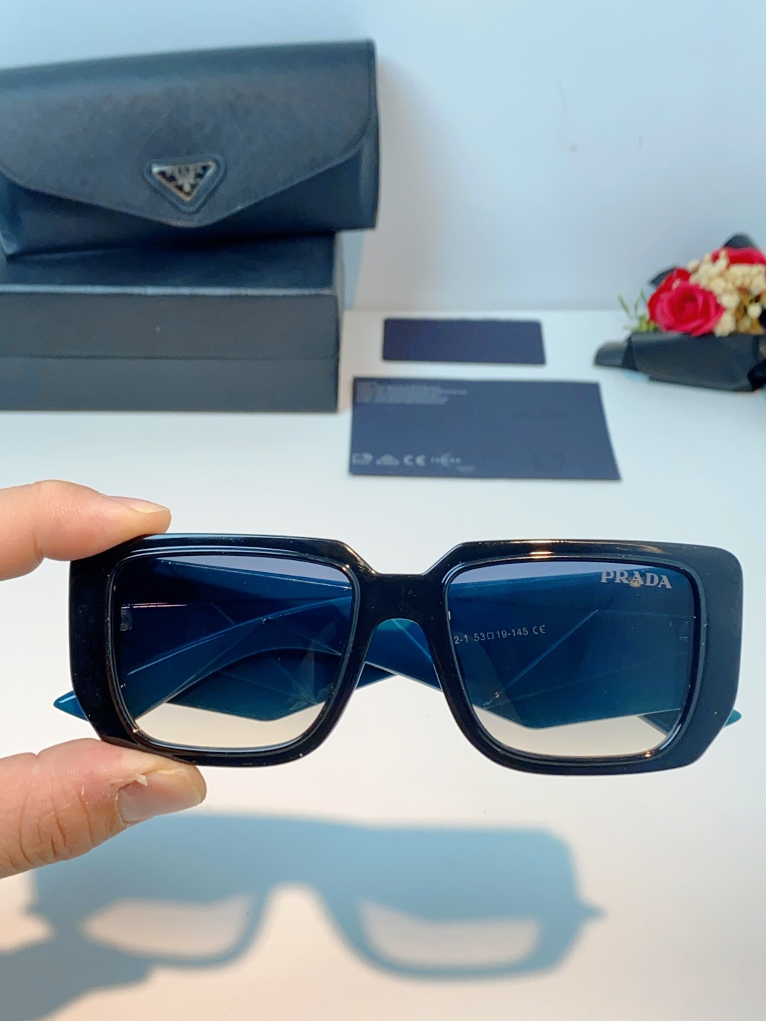 Prada普拉达 2026新款墨镜女款高级感小众设计感太阳眼镜男女款防紫外线 男女通用