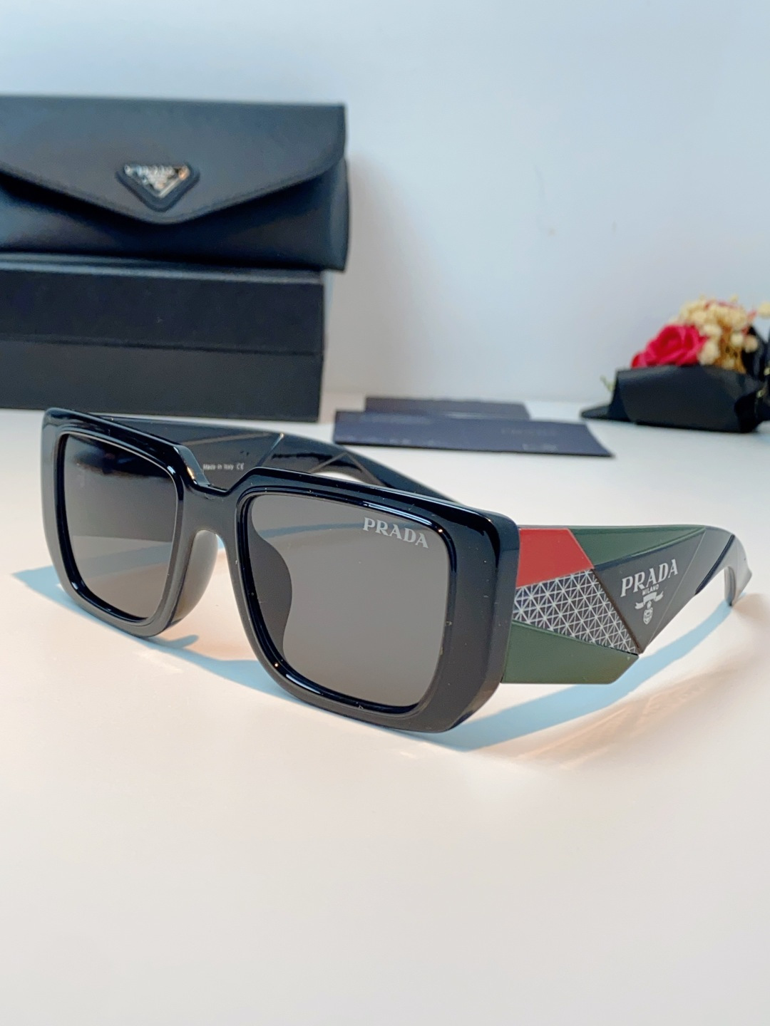 Prada普拉达 2026新款墨镜女款高级感小众设计感太阳眼镜男女款防紫外线 男女通用