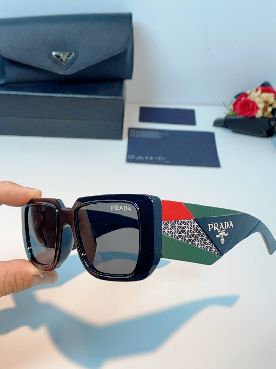 Prada普拉达 2026新款墨镜女款高级感小众设计感太阳眼镜男女款防紫外线 男女通用
