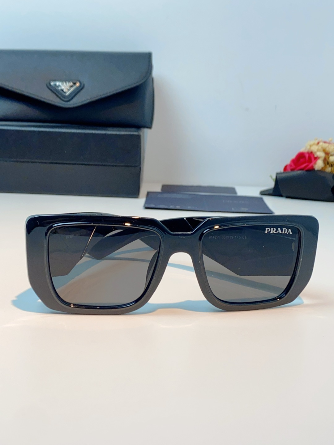 Prada普拉达 2026新款墨镜女款高级感小众设计感太阳眼镜男女款防紫外线 男女通用
