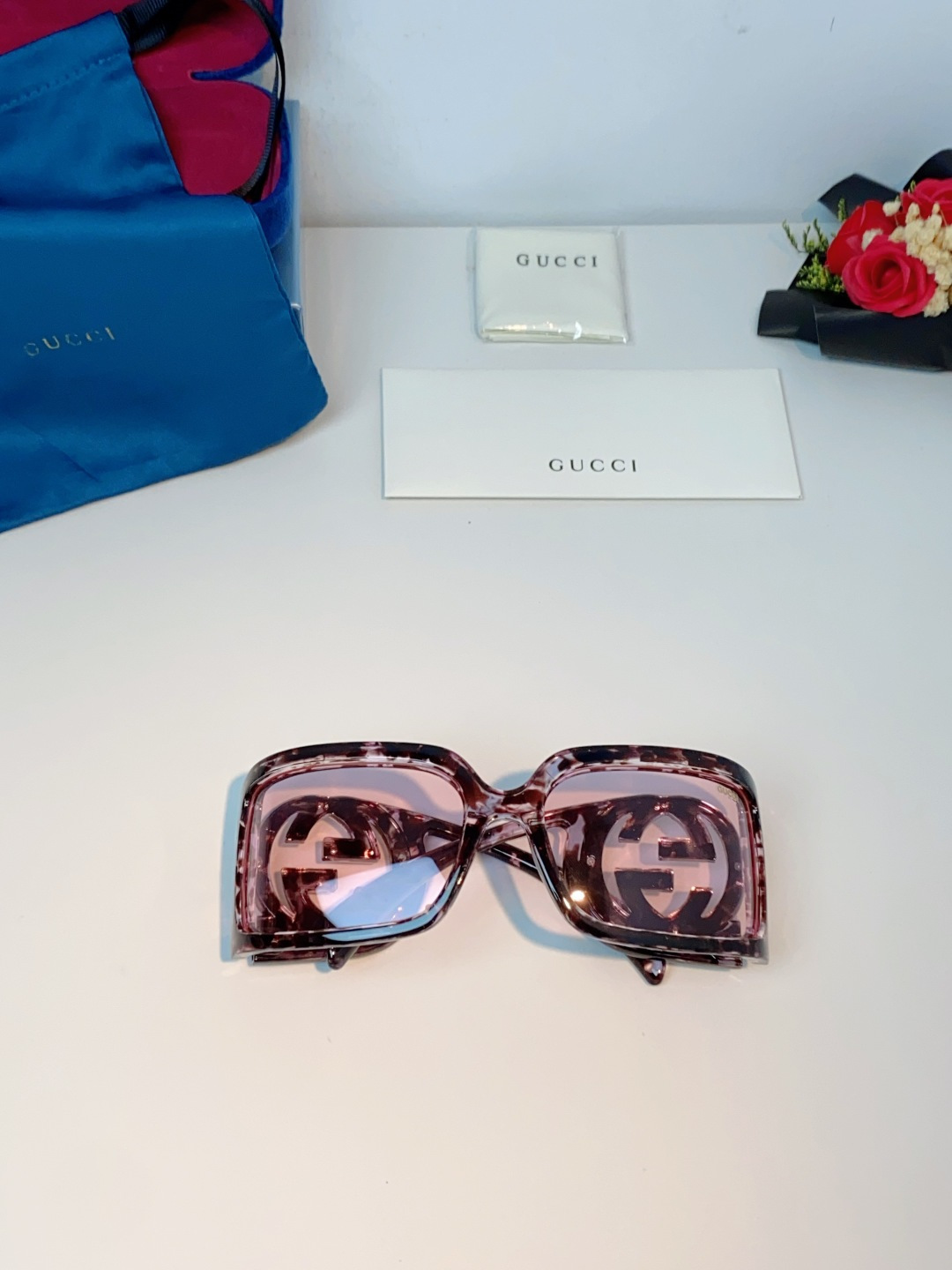 Gucci古奇 2026新款欧美风方形大框太阳眼镜1899S男女通用时尚显脸小遮阳墨镜镶钻 男女通用