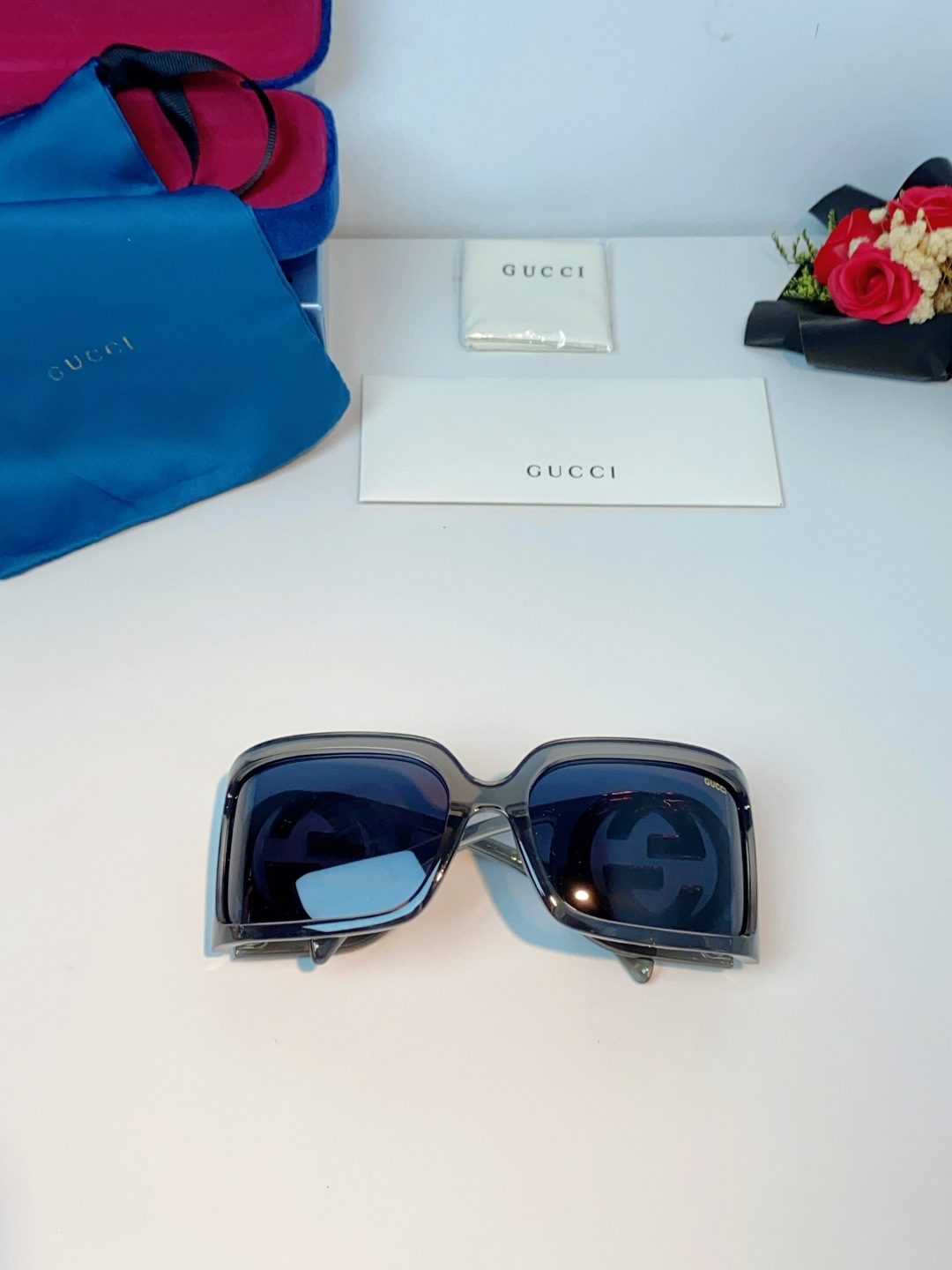 Gucci古奇 2026新款欧美风方形大框太阳眼镜1899S男女通用时尚显脸小遮阳墨镜镶钻 男女通用