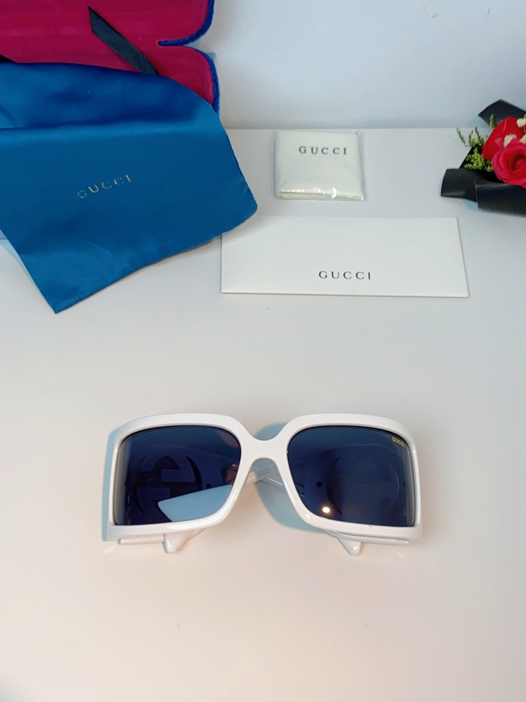 Gucci古奇 2026新款欧美风方形大框太阳眼镜1899S男女通用时尚显脸小遮阳墨镜镶钻 男女通用