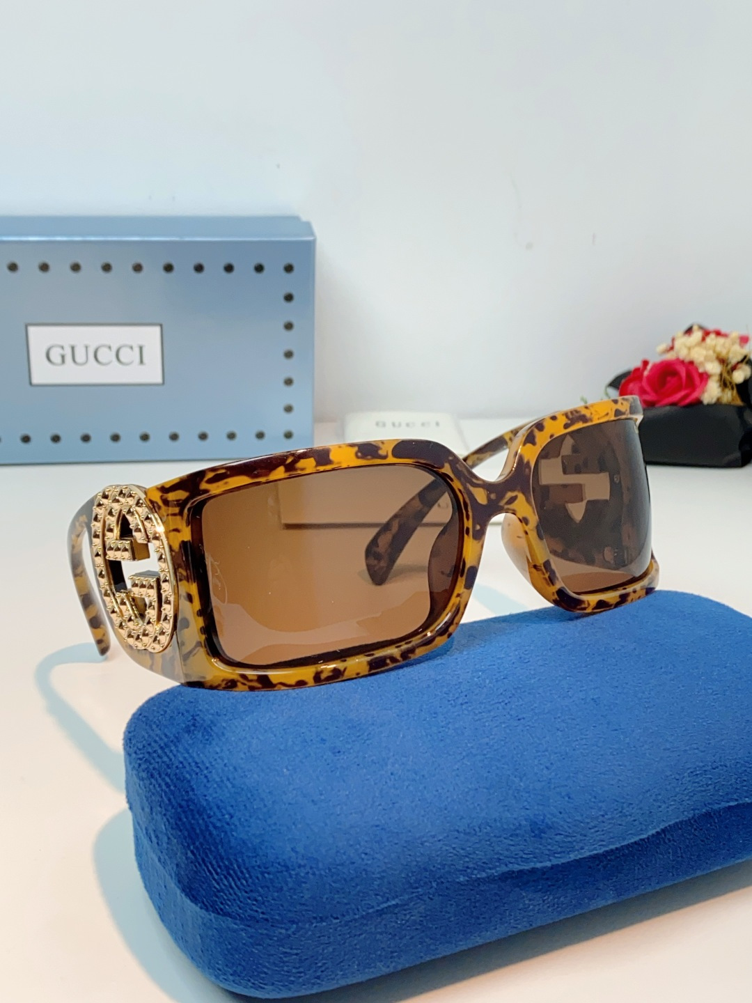 Gucci古奇 2026新款欧美风方形大框太阳眼镜1899S男女通用时尚显脸小遮阳墨镜镶钻 男女通用