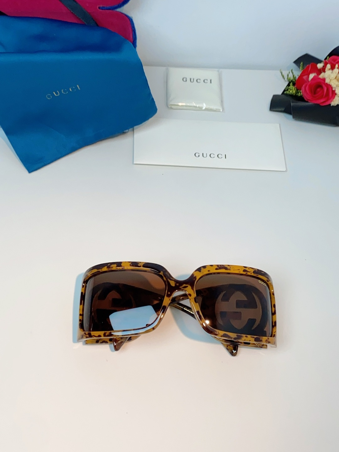 Gucci古奇 2026新款欧美风方形大框太阳眼镜1899S男女通用时尚显脸小遮阳墨镜镶钻 男女通用