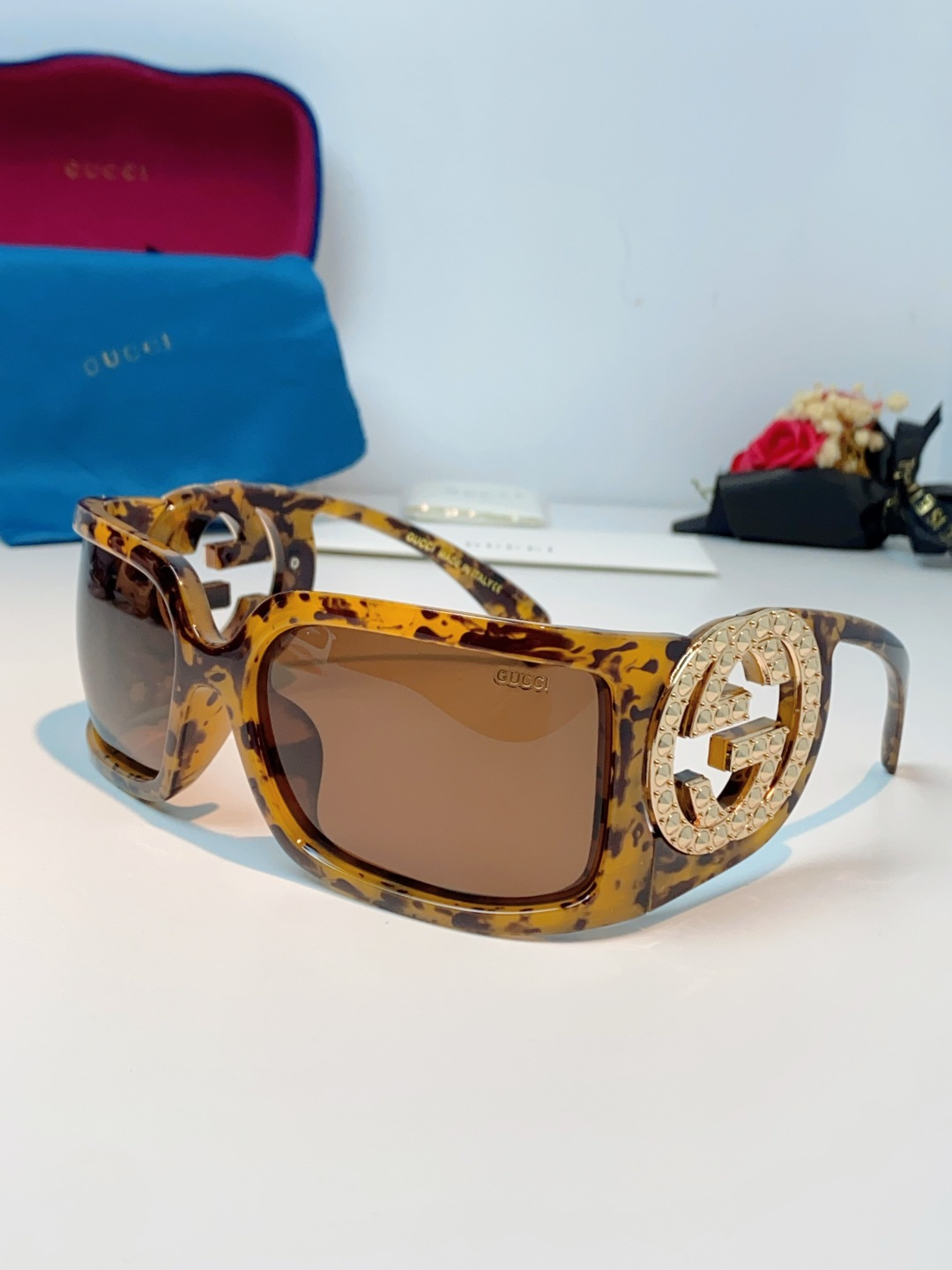 Gucci古奇 2026新款欧美风方形大框太阳眼镜1899S男女通用时尚显脸小遮阳墨镜镶钻 男女通用