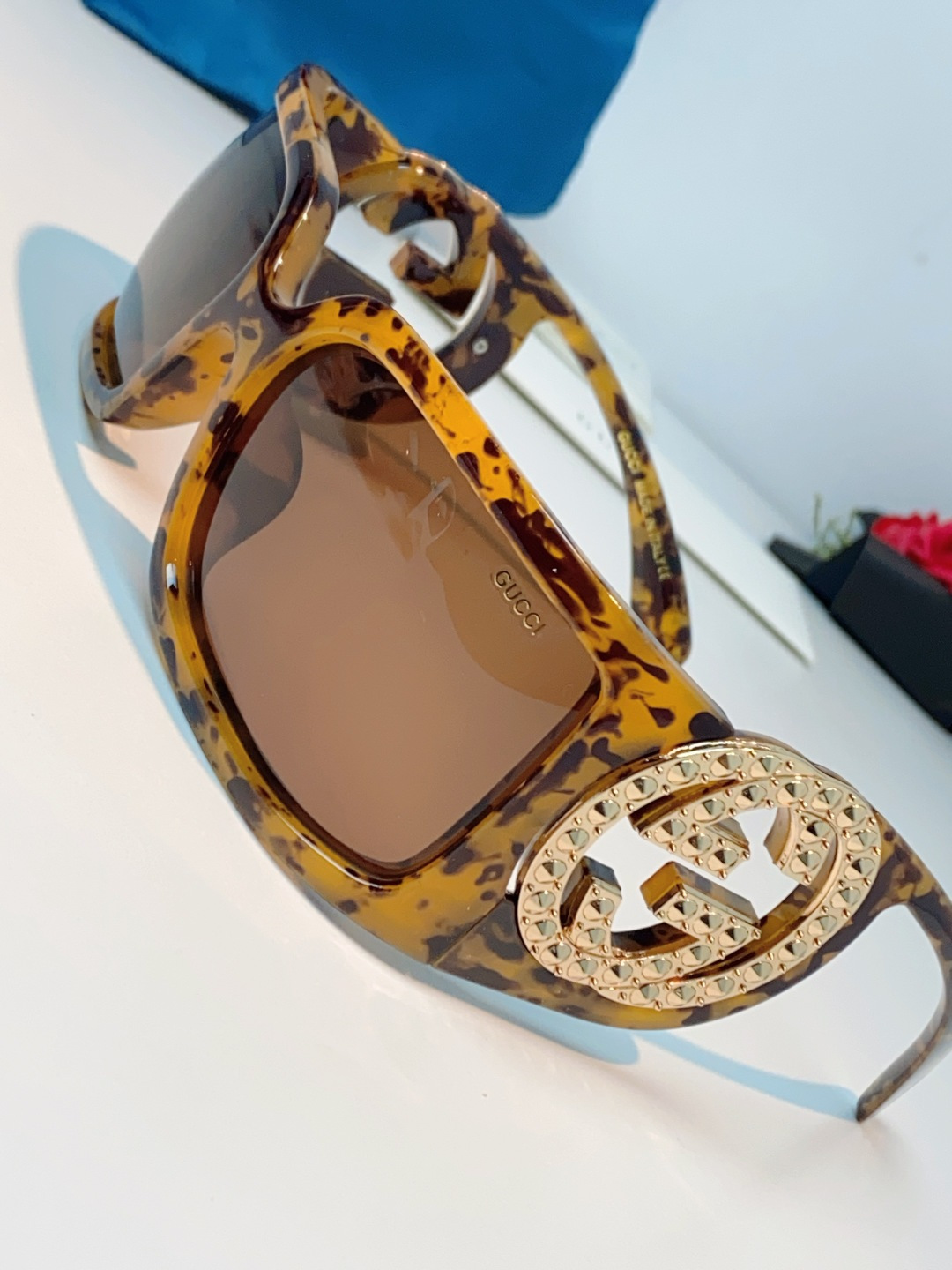 Gucci古奇 2026新款欧美风方形大框太阳眼镜1899S男女通用时尚显脸小遮阳墨镜镶钻 男女通用