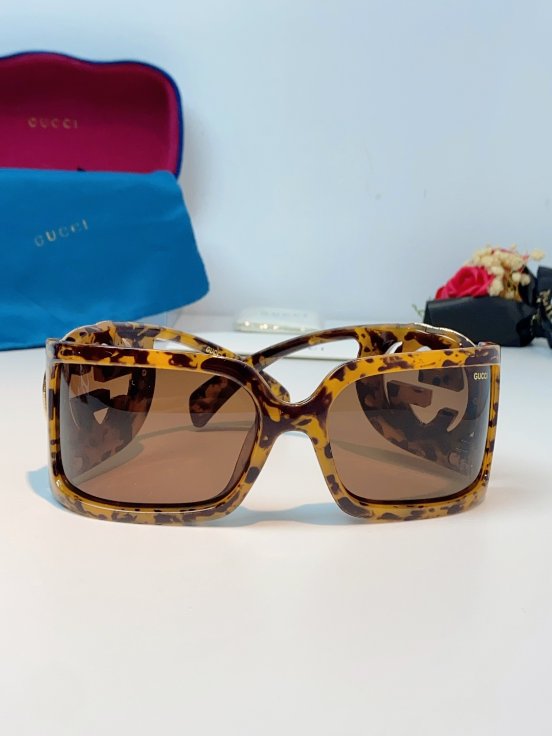 Gucci古奇 2026新款欧美风方形大框太阳眼镜1899S男女通用时尚显脸小遮阳墨镜镶钻 男女通用