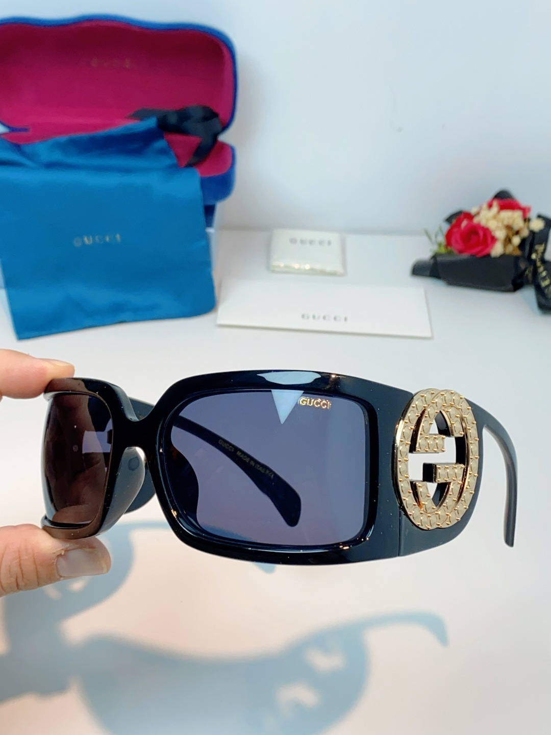 Gucci古奇 2026新款欧美风方形大框太阳眼镜1899S男女通用时尚显脸小遮阳墨镜镶钻 男女通用