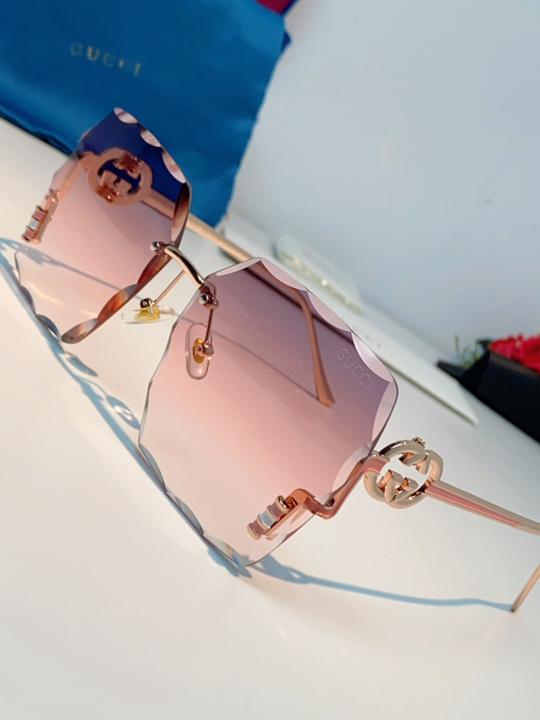 Gucci古奇 2026新款赛博朋克无框切边方形窄框太阳眼镜男女潮小脸显瘦嘻哈蹦迪墨镜女士墨镜