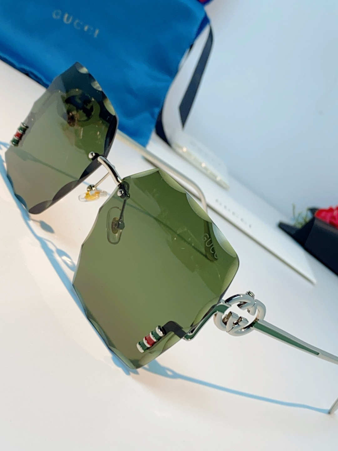 Gucci古奇 2026新款赛博朋克无框切边方形窄框太阳眼镜男女潮小脸显瘦嘻哈蹦迪墨镜女士墨镜