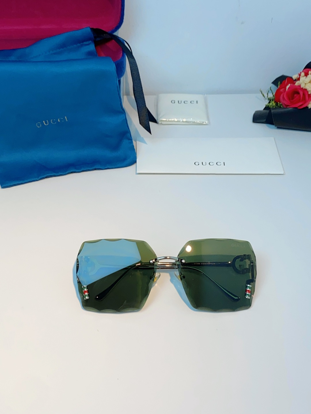 Gucci古奇 2026新款赛博朋克无框切边方形窄框太阳眼镜男女潮小脸显瘦嘻哈蹦迪墨镜女士墨镜