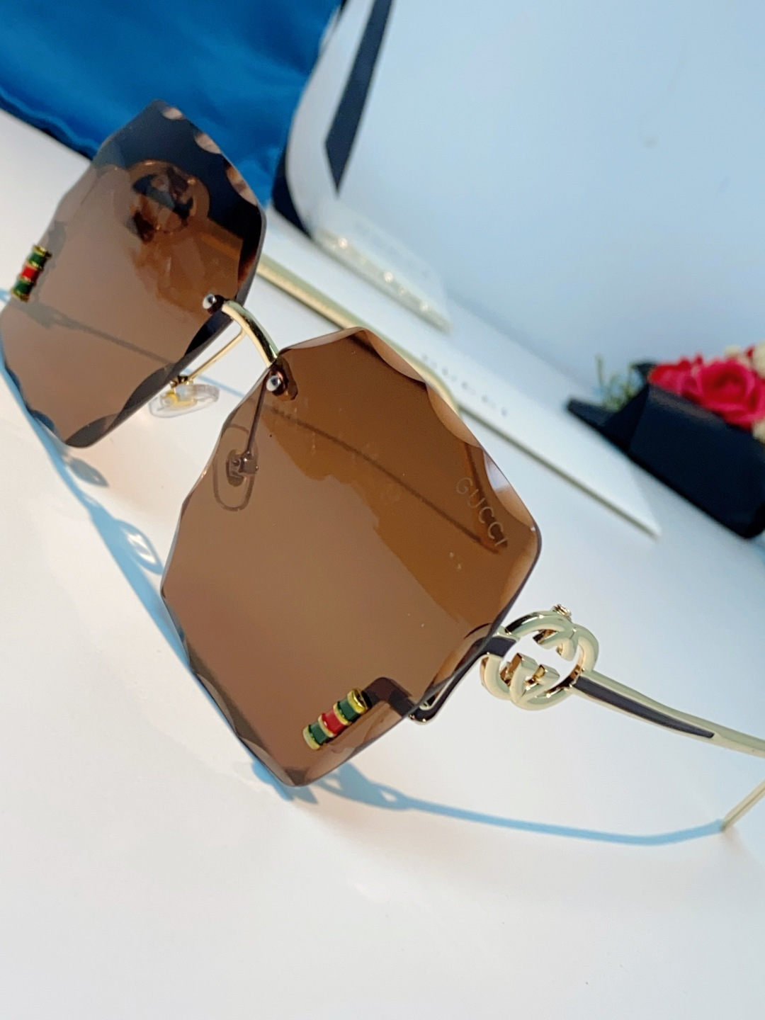 Gucci古奇 2026新款赛博朋克无框切边方形窄框太阳眼镜男女潮小脸显瘦嘻哈蹦迪墨镜女士墨镜